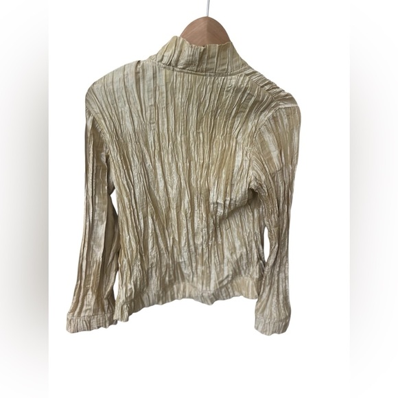 Chico’s Gold Crinkle Ruffle Jacket –‎ Size 1 (US 8) - Picture 3 of 5